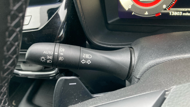 Nissan Juke 1.0 DiG-T Tekna 5dr DCT Petrol Hatchback